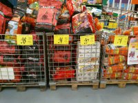 Обзор розничных цен на фасованный древесный уголь и колотые дрова в сетках на октябрь 2013 года Обзор розничных цен на фасованный древесный уголь и колотые дрова в сетках на октябрь 2013 года